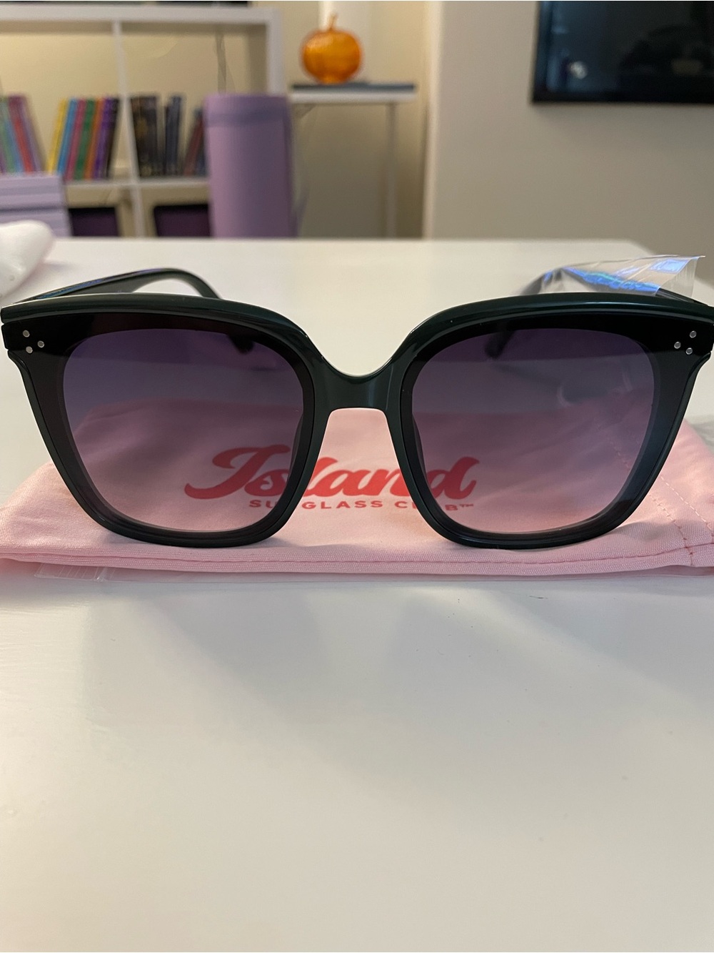 Island Sunglass Club Maui in Green